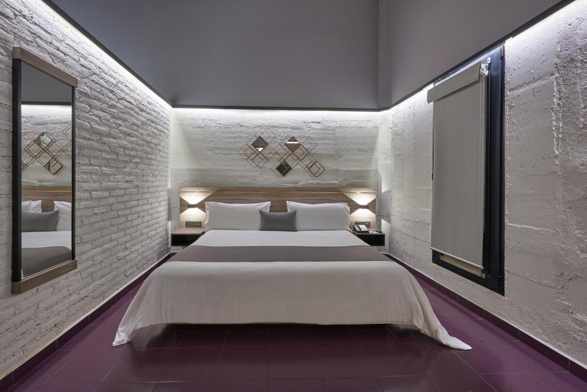 King Room,1586156447:JPEG